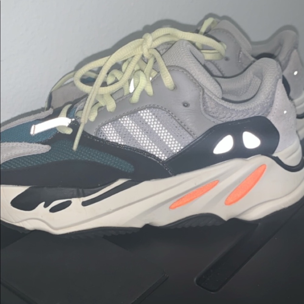 Yeezy 700 wave runner
